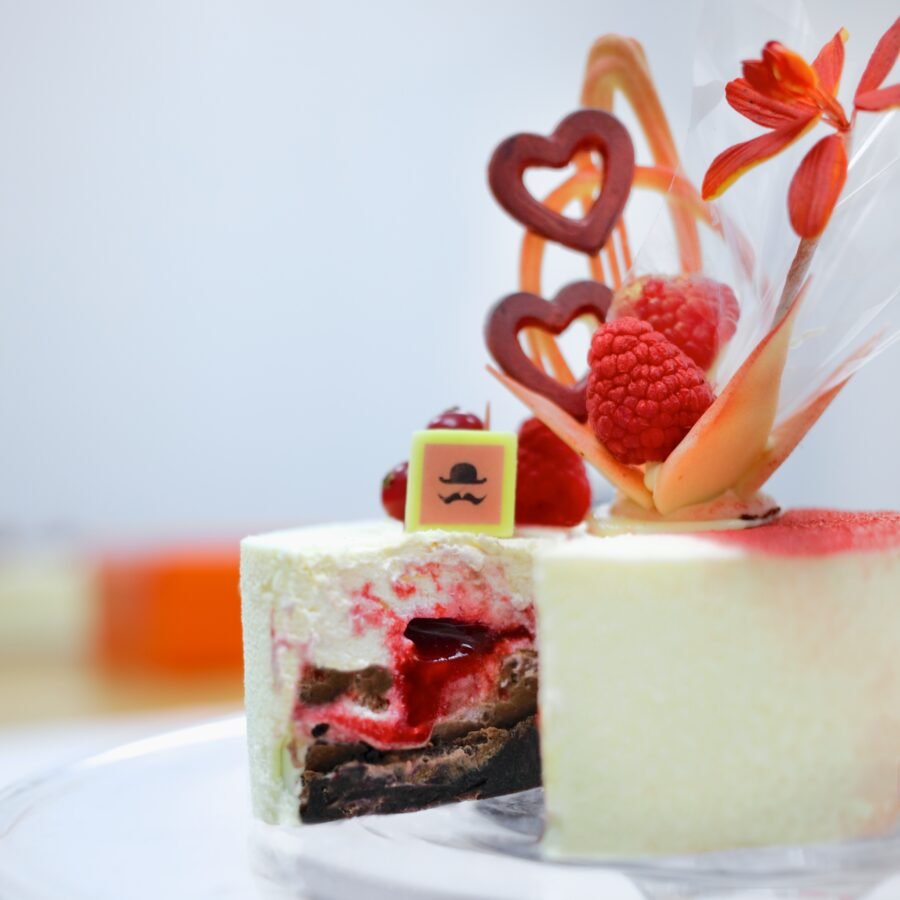 PLAISIR D'AMOUR - Valentine's Day Cake - Image 3