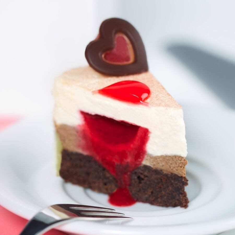 PLAISIR D'AMOUR - Valentine's Day Cake - Image 2